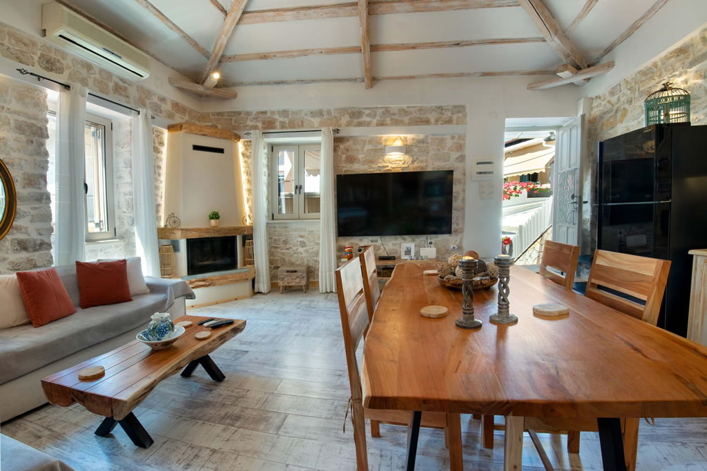 Studio 4, Ενοικιαζόμενα στους Παξούς